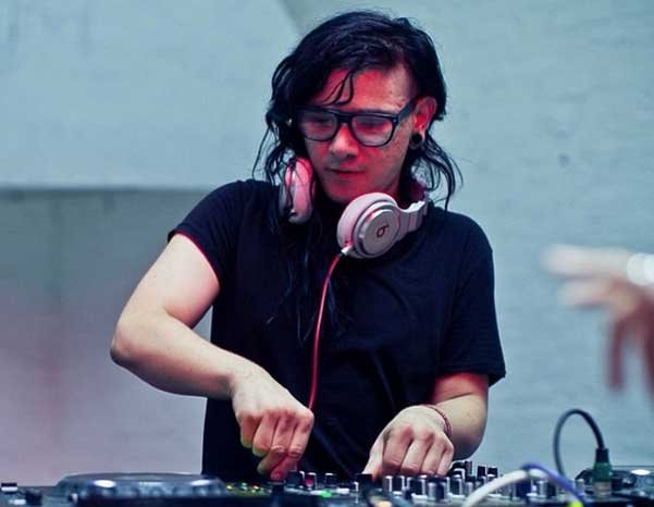 Mejores Mp3 Acuáticos para comprar Skrillex usando los auriculares Beats by dre